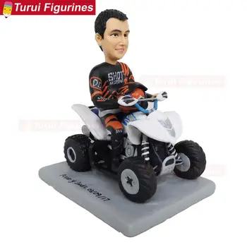 Băiatul cu motociclete de echitatie motocicleta figurine personalizate sculptura manual